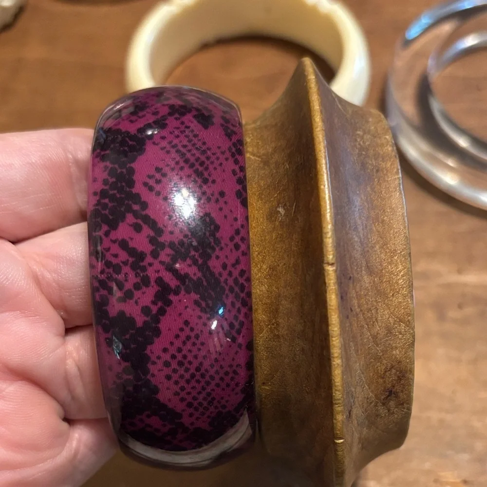 Set of 8 vintage bangles at - Picture 3 of 12